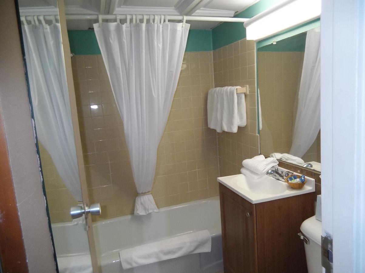 Cadillac Sands Resort Экстерьер фото